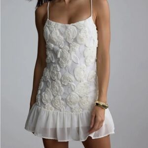 Elegant White Floral Dress